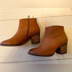 Blondo waterproof heeled booties size 7.5